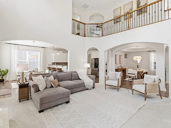 3rd image of 12347 Twyckenham Dr