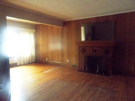 2nd image of 1321 La Salle Ave