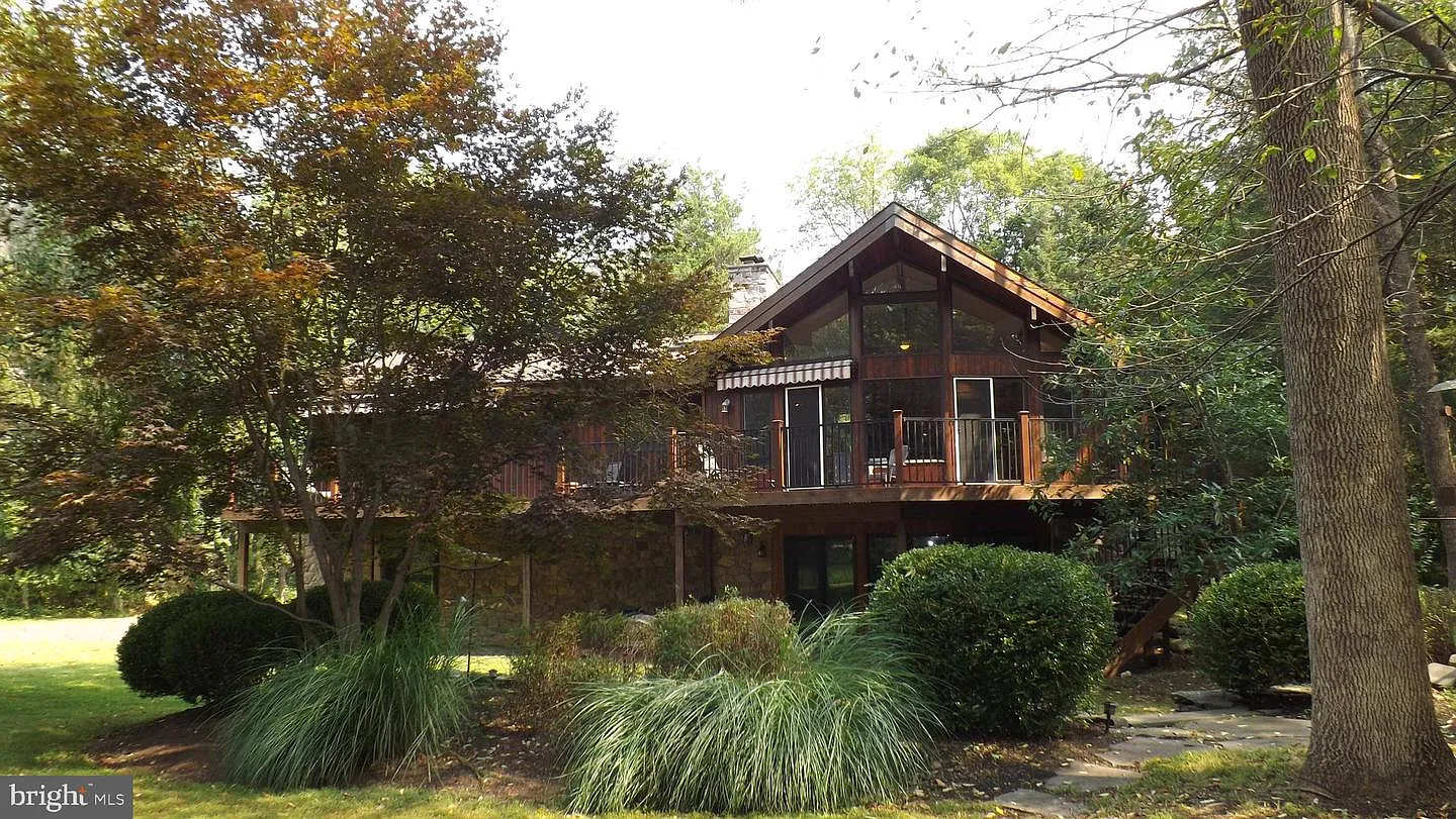 325 Cafferty Rd photo 1