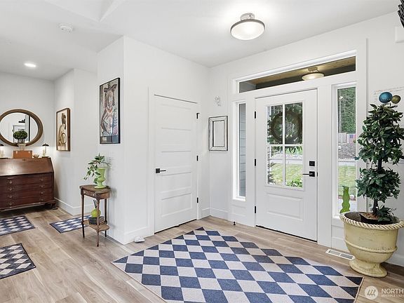 4th image of 10512 146th Avenue NE