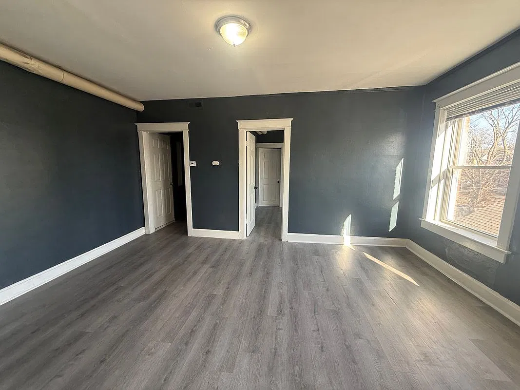 2 bed, 1.0 bath, 1130 sqft, $1,150 — Photo 3
