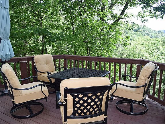 Back Deck - with umbrella