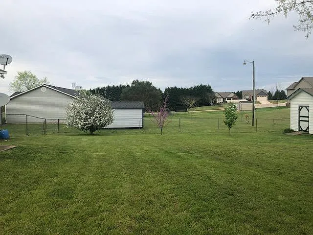 3 bed, 1300 sqft, $1,500 — Photo 3
