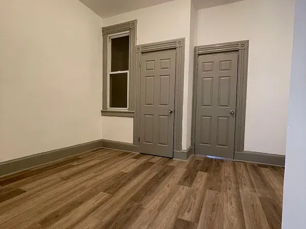 1148 Summit Avenue image 3 of 5