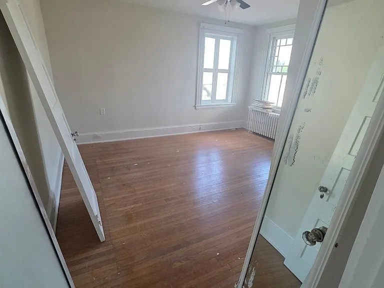 1858 Guernsey Ave — Photo 8