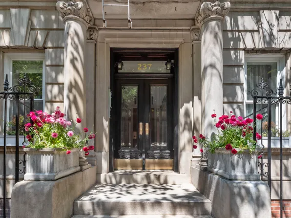 237 West 11th Street 5C image 9 of 10