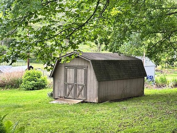 4th image of 91 Bridle Path Ln