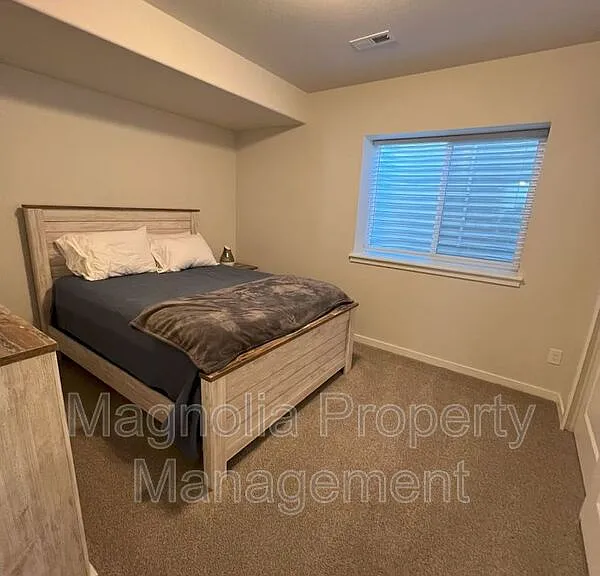11855 Koenig Dr — Photo 22