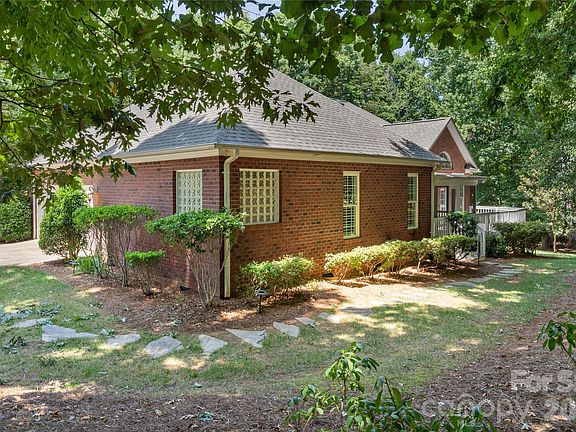 3rd image of 113 Palmer Marsh Pl