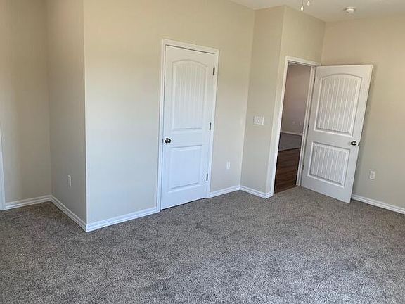 4th image of 2792 Neosho Heights Ave