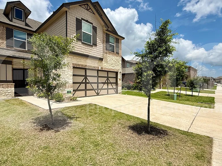 14220 James Buchanan St — Photo 3