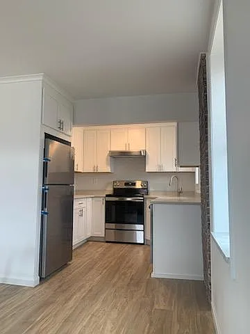 2 bed, 913 sqft, $2,650 — Photo 3