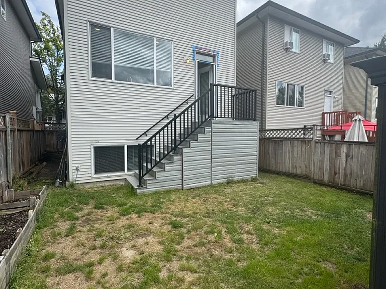 243A Maple Cres — Photo 9