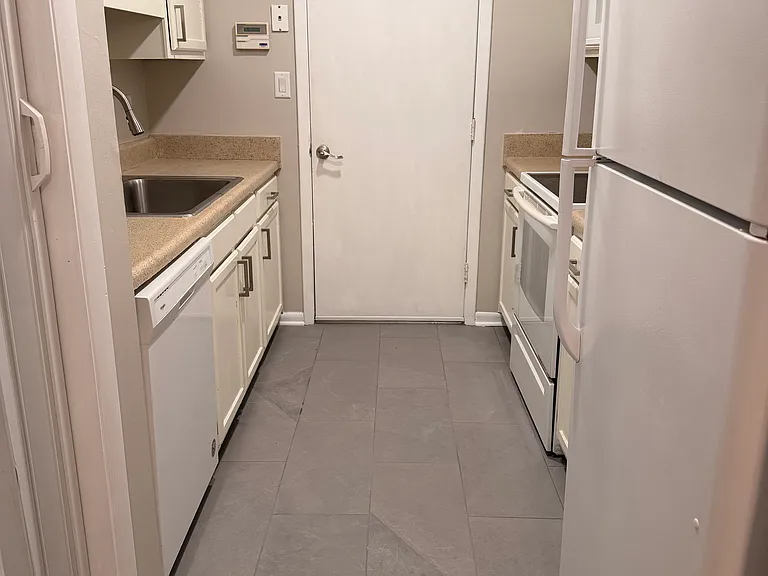 914 Tokalon Ct — Photo 9