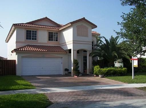 EXTERIOR FRONT VIEW
