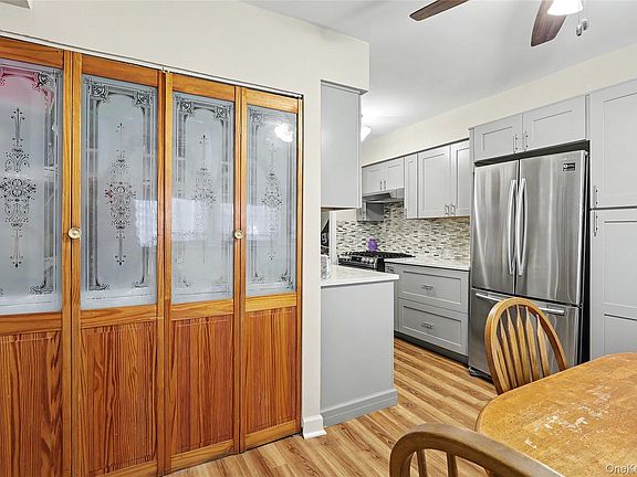 5th image of 147 Coolidge Street
