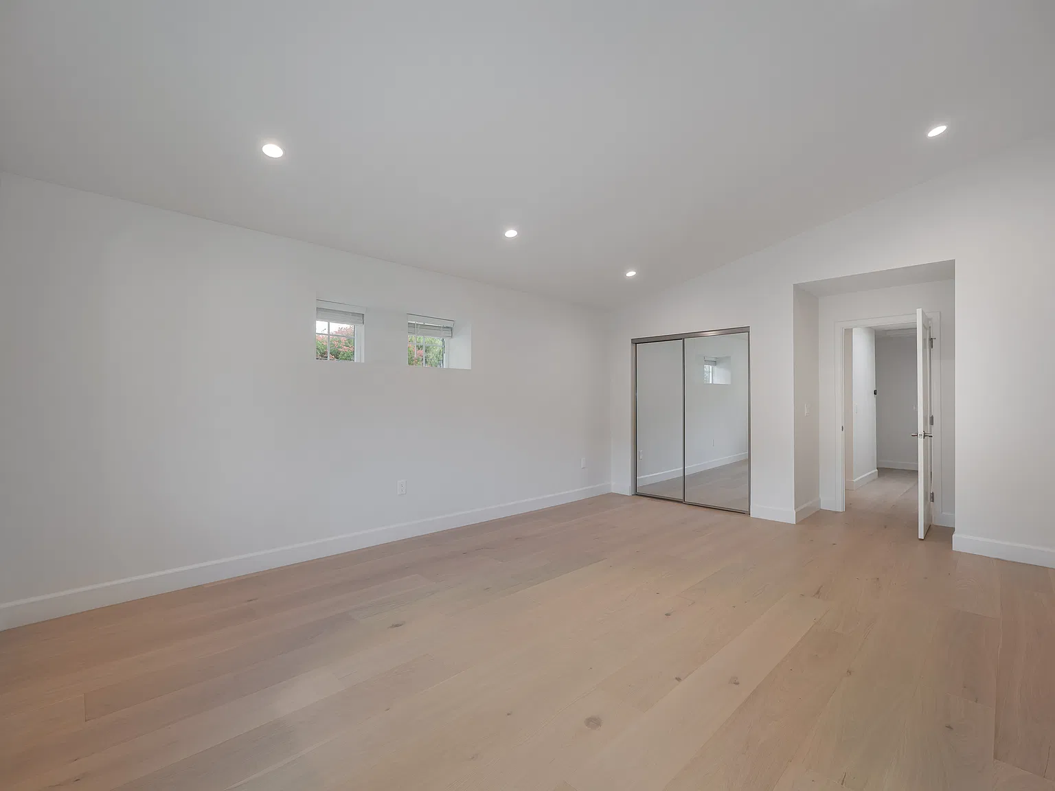 5 bed, 3.5 bath, 2816 sqft, $6,000 — Photo 4