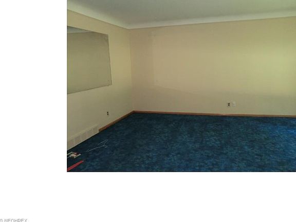 3rd image of 10880 Meadowbrook Dr