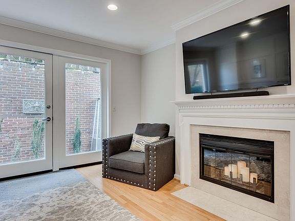 5th image of 122 Waterford Pl