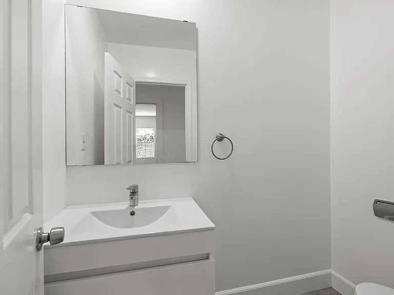 4733 Ambrose Ave — Photo 36