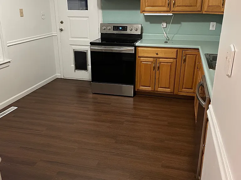 2302 Southwood Dr — Photo 6