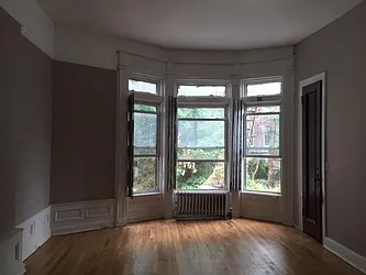 Rented by R New York