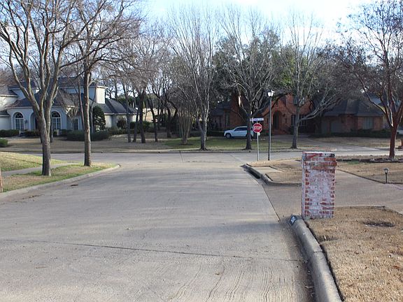 4th image of 2341 Fairway Cir