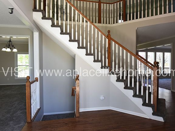 5th image of 8116 W 130th St