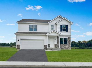 610 N Sycamore St, Hinckley, IL 60520