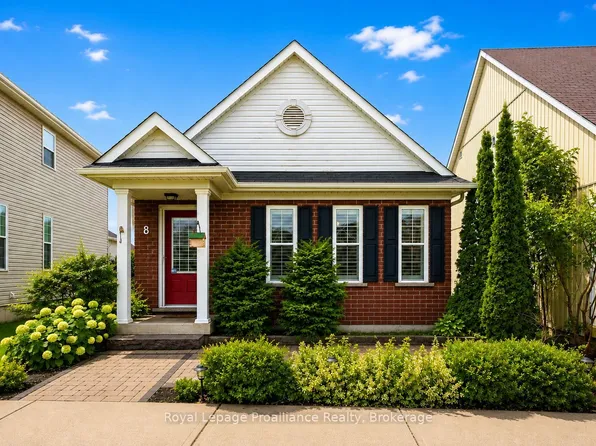 8 Bigwood Cres, Pt Hope, ON L1A 0C8