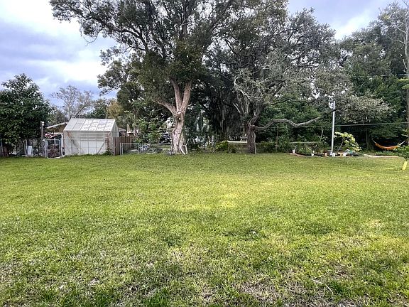 5th image of 638 McLeod Ave