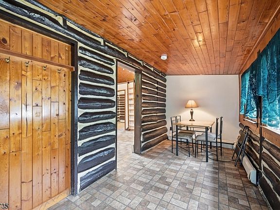 5th image of 26 Clubhouse Ave