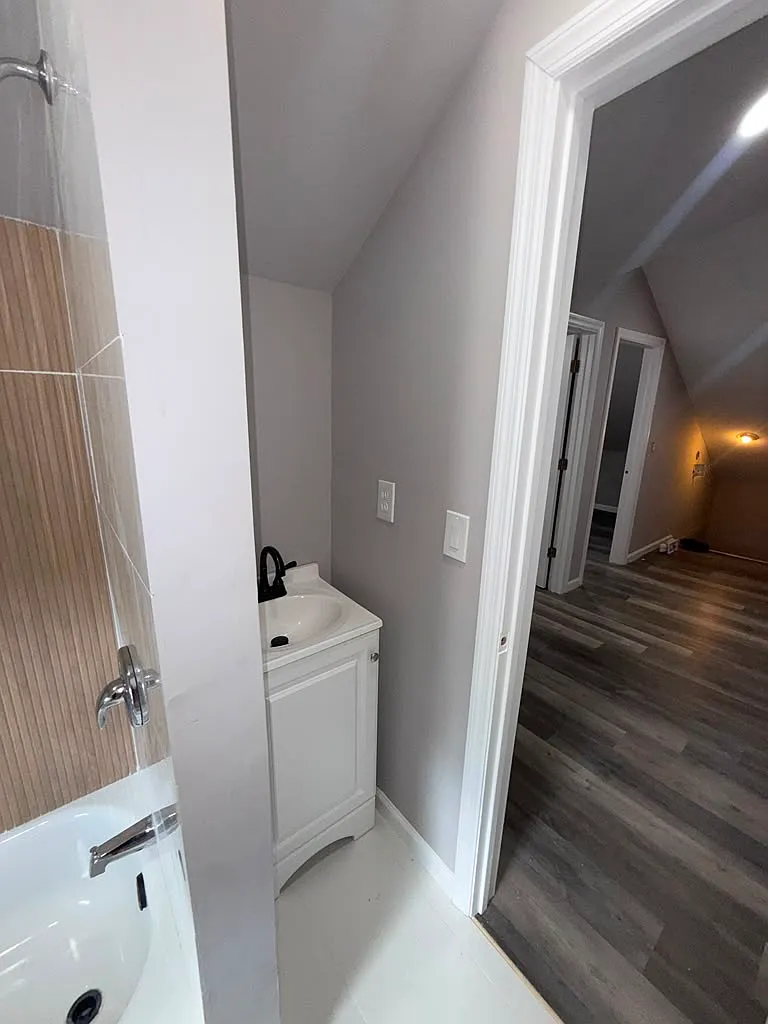 5 bed, $3,000 — Photo 3