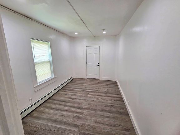 4th image of 32 Westminister St