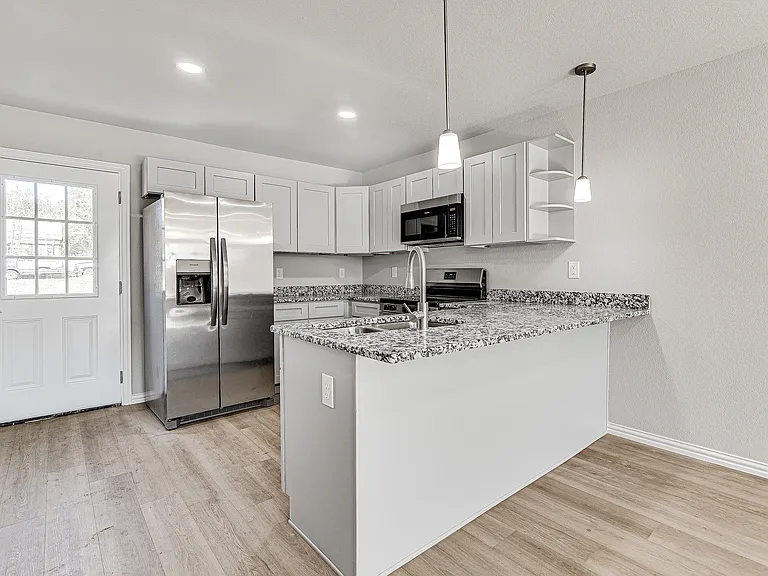 406 Grand Ave — Photo 9