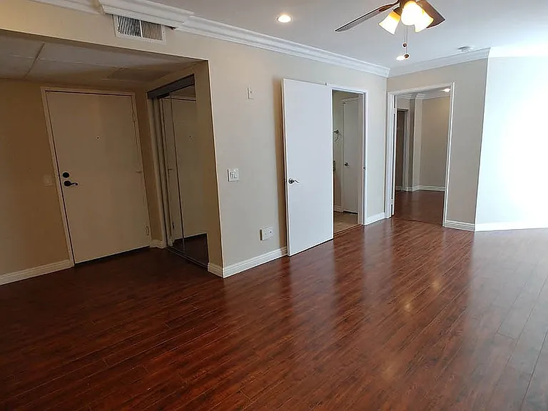 Villa De Adel Apts — Photo 120