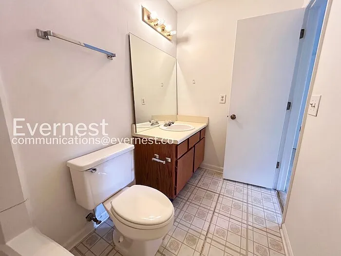 402 Hamilton Trce — Photo 14