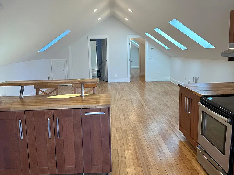 744 Saint Charles Ave NE #C — Photo 26
