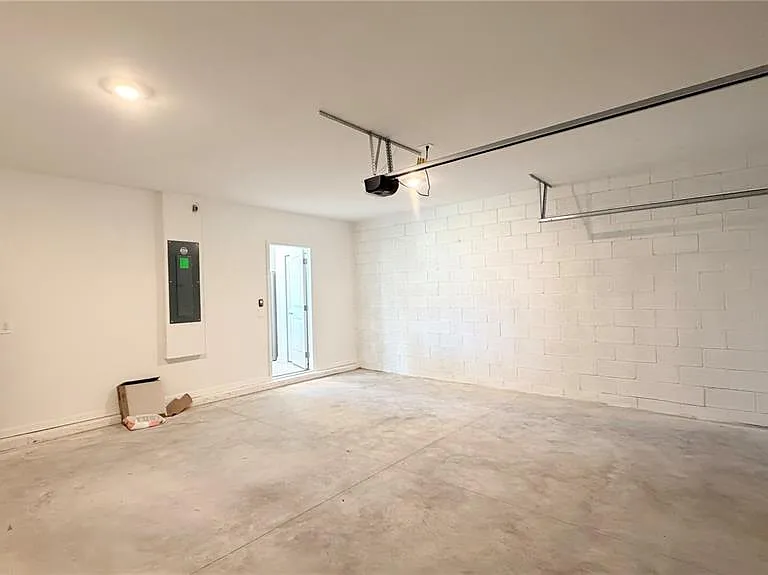 1558 Loxley Trl — Photo 44