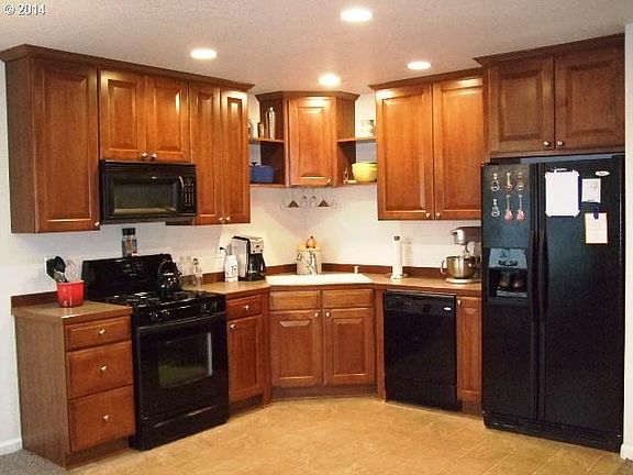 4th image of 7610 NE 34th Ave APT 5B