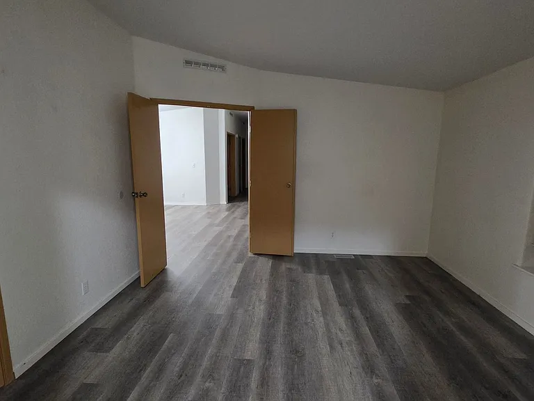 408 Main St — Photo 4