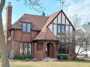 4137 N Morris Blvd, Shorewood, WI 53211