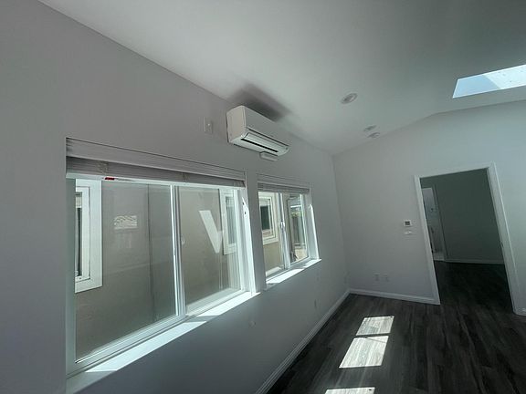 5th image of 143 Bradford Dr #1