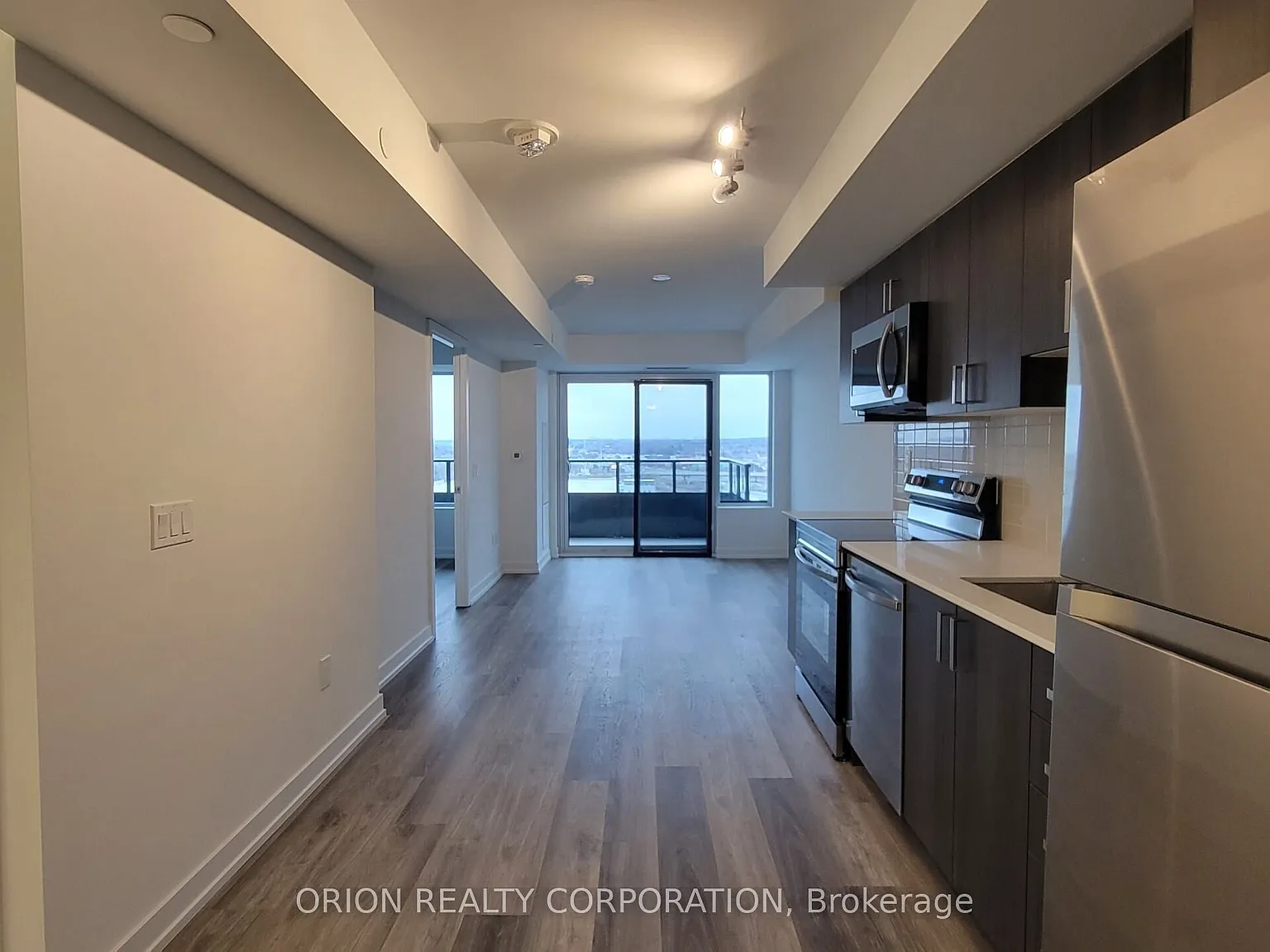 2 bed, $2,400 — Photo 4