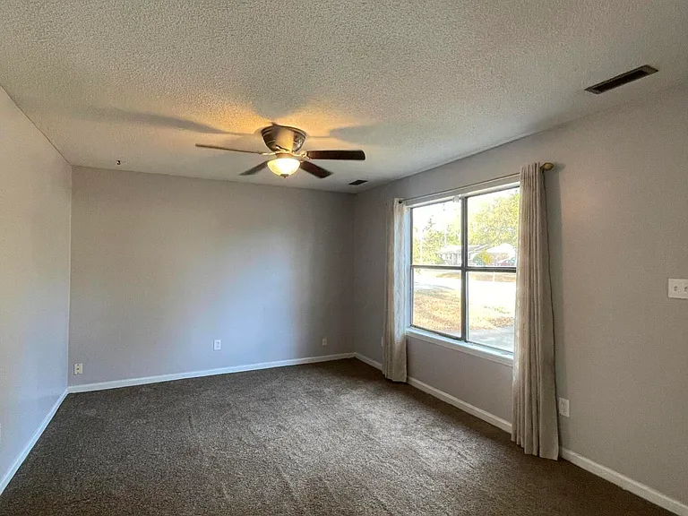 1002 Stillwood Cir — Photo 13