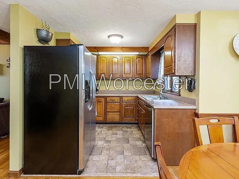 16 Seneca St — Photo 11