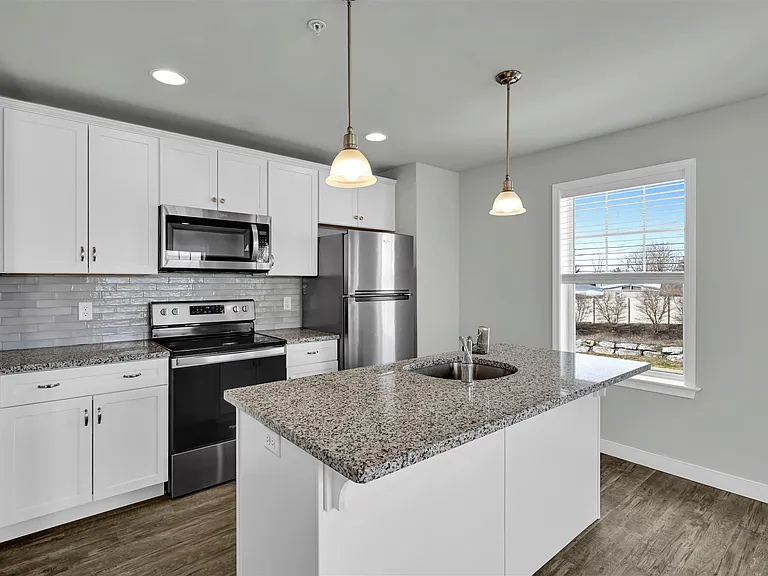 15 Pacific Blvd #K — Photo 5
