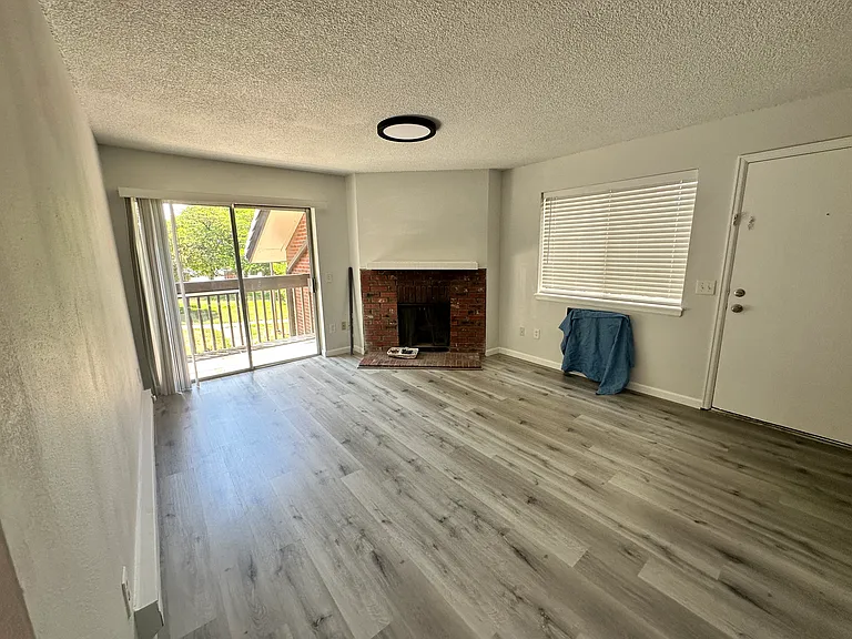 14652 E 2nd Ave #300D — Photo 29