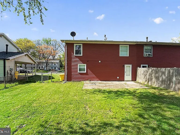 1327 Passage Dr — Photo 29