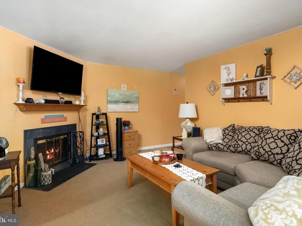 413 Woodmill Dr, Cranbury, NJ 08512